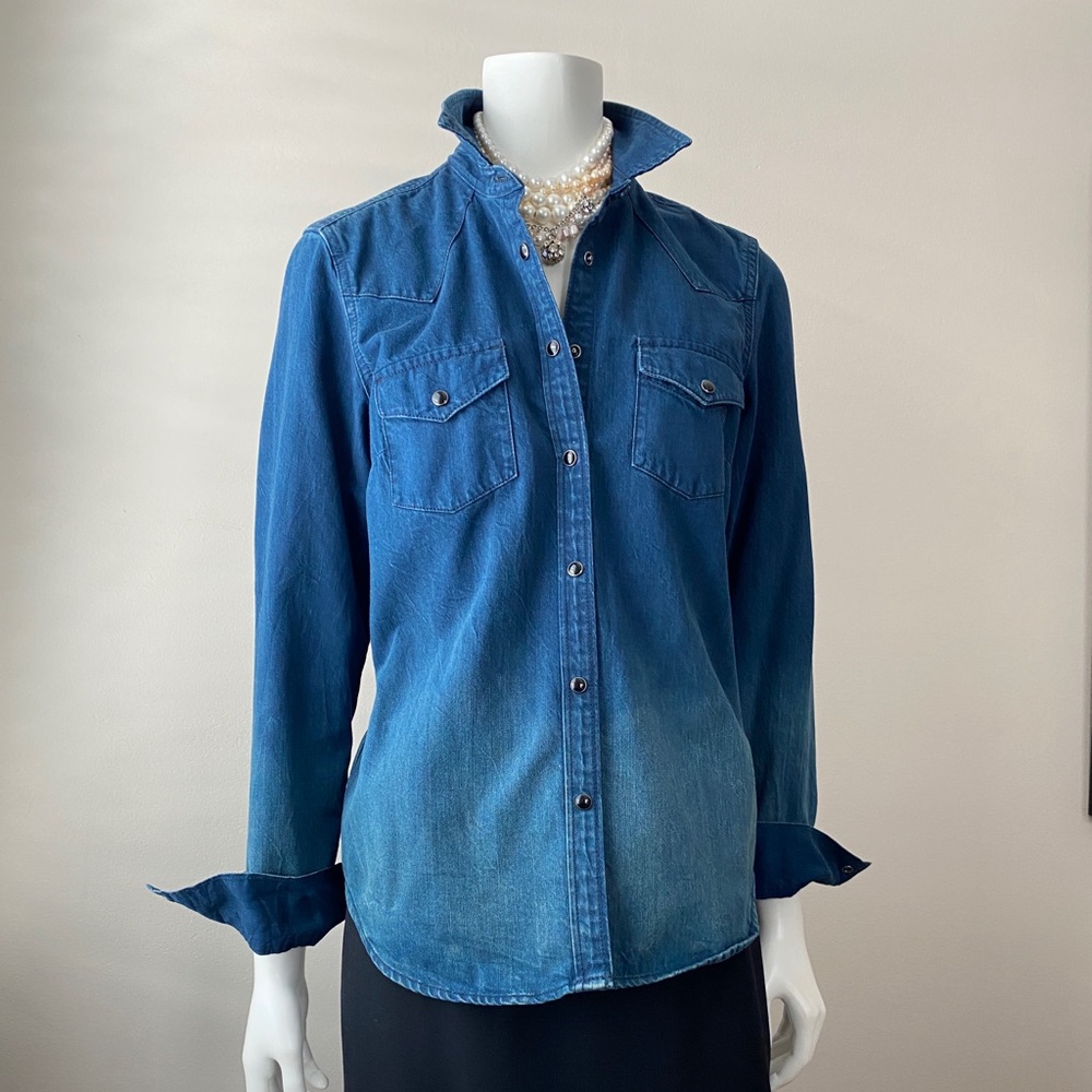 Gap medium weight true blue denim shirt
